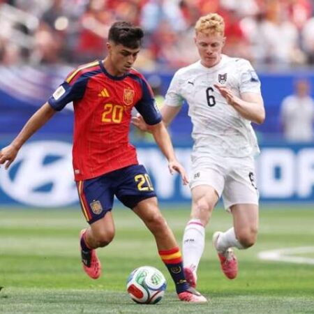Espanha vence Áustria, encerra jejum de 16 anos, e avança às oitavas da Copa