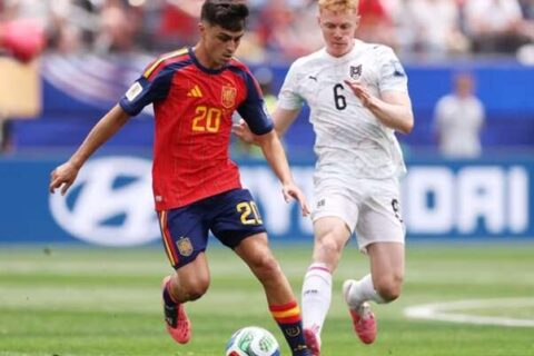 Espanha vence Áustria, encerra jejum de 16 anos, e avança às oitavas da Copa