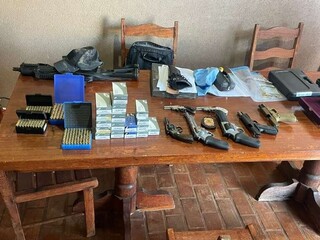 Justiça revoga prisões de líder de quadrilha e dois réus por tráfico de drogas Justiça revoga prisões de líder de quadrilha e dois réus por tráfico de drogas