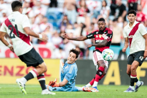 Flamengo vira sobre River Plate, mas cede empate em amistoso no Portugal
