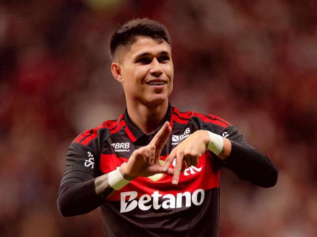 Flamengo vira sobre Olimpia e fecha série de amistosos com vitória