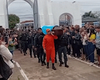 Cortejo com 800 pessoas e honras militares marca despedida de soldado da PM