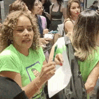 Manifestação termina com promessa de "êxodo" por instrutor demitido