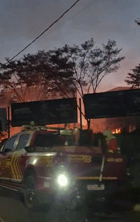 Incêndio atinge terreno na Avenida Nelly Martins, no Carandá Bosque