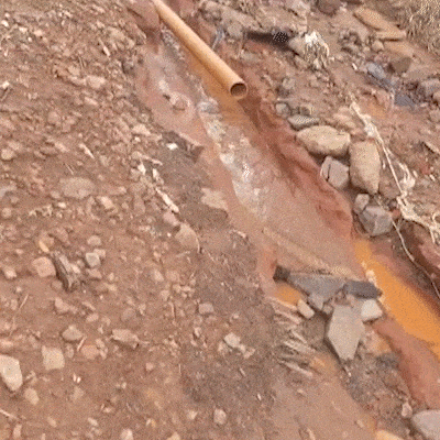 Obra de esgoto agrava lama e dificulta trânsito na Rua Purús, reclamam moradores