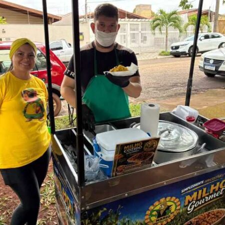 Gourmetizaram até o milho de praia e a ideia fez sucesso nas feiras
