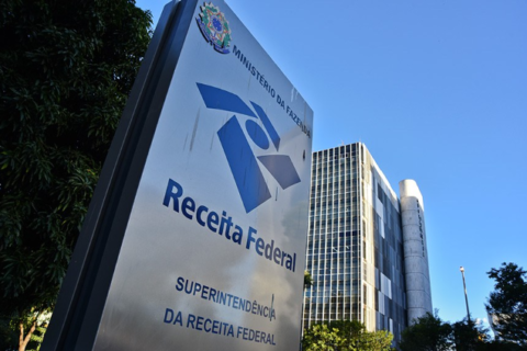 Receita adia cronograma da reforma tributária para parte das notas fiscais
