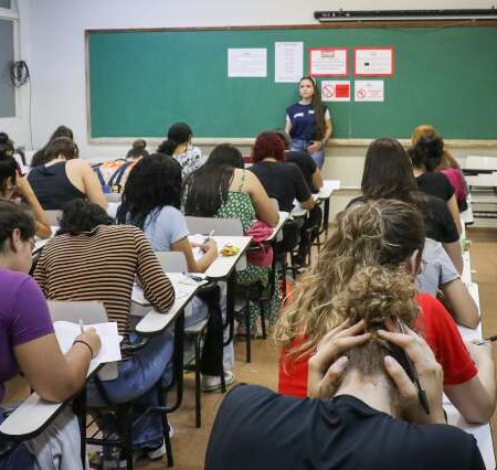 UFMS define conteúdos e leituras obrigatórias para o vestibular de 2027