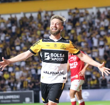Líder Criciúma dispara, Goiás reage e Sport deixa vitória escapar