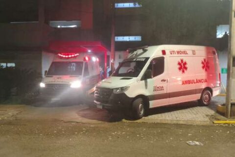 Paciente morre em ambulância após aguardar 7 horas por internação