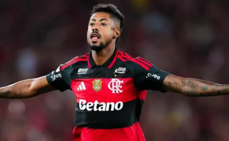 Flamengo vence Vitória por 2 a 0 e encurta distância para o líder