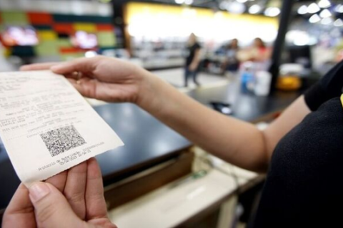 CPF na nota pode render parte de R$ 300 mil em sorteio nesta sexta
