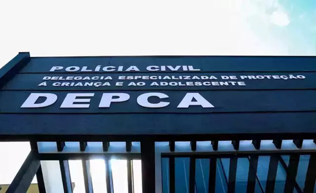 Denúncia leva ao resgate de irmãos deixados sozinhos em casa trancada