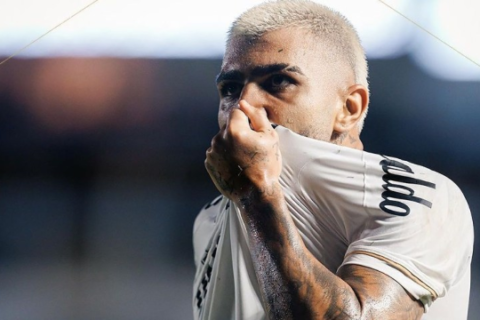 Santos vence de virada, e Vasco fica no empate pela Copa Sul-Americana