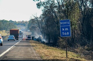 Ultrapassagem proibida provocou acidente com 4 mortes e cinco veículos na BR-163