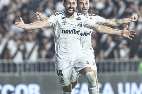 Santos bate Vasco e Atlético-MG vence Grêmio em tarde de placares iguais