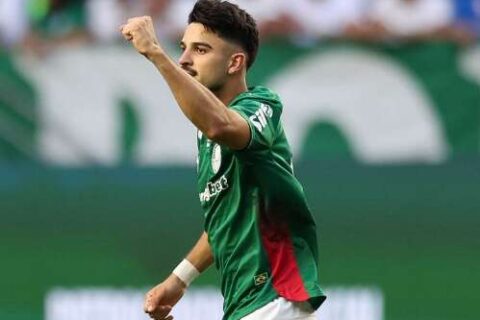 Palmeiras goleia Vasco em casa e abre seis pontos na liderança do Brasileirão