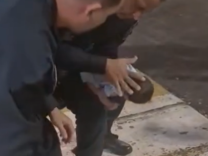 Família corre até o quartel e policiais socorrem bebê engasgado em Campo Grande