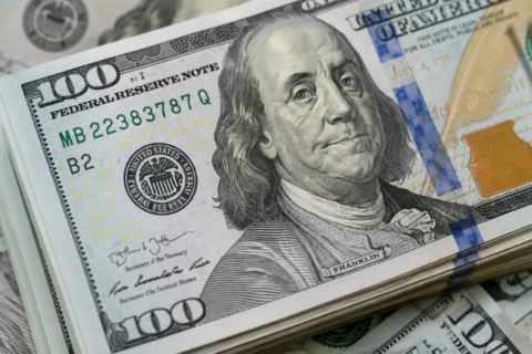 Dólar sobe a R$ 5,19 e fecha pregão com petróleo em alta no exterior