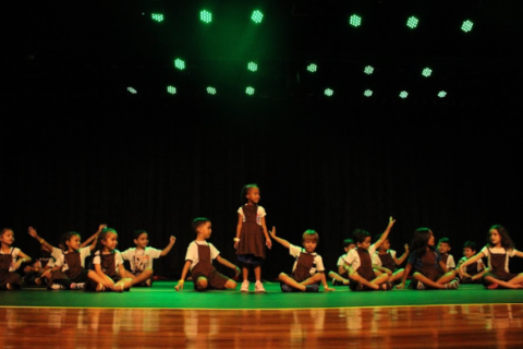 Do Aero Rancho ao palco, 50 crianças descobrem a dança no teatro