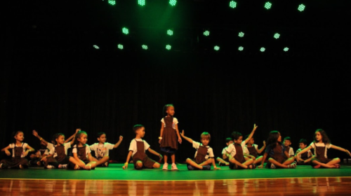 Do Aero Rancho ao palco, 50 crianças descobrem a dança no teatro