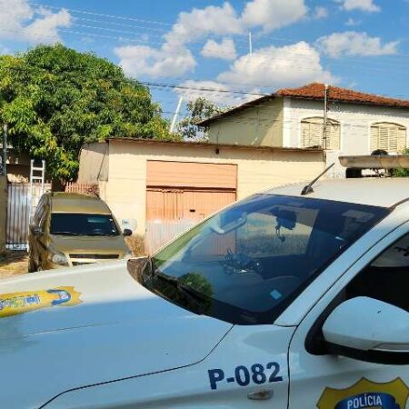 Suspeita de feminicídio: mãe encontra filha morta com sinais de esganadura