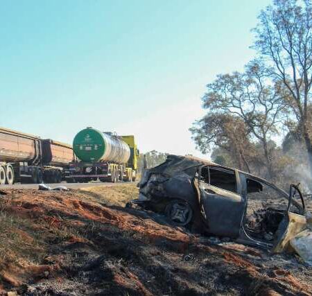 Ultrapassagem proibida provocou acidente com 4 mortes e cinco veículos na BR-163