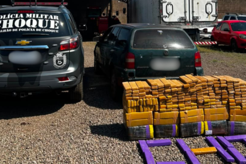 Mulher é presa com 408 kg de maconha guardados a mando do marido preso