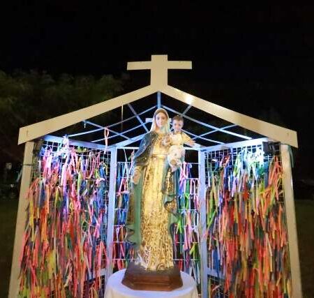 Antiga Cidade do Natal vira ponto de encontro para devotos da Abadia