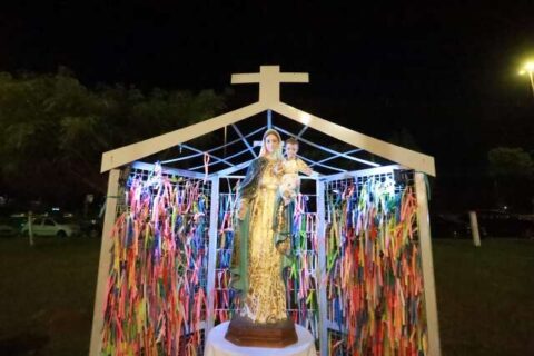 Antiga Cidade do Natal vira ponto de encontro para devotos da Abadia