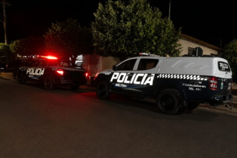 Pai e filha de 3 anos são mortos dentro de carro após ataque a tiros