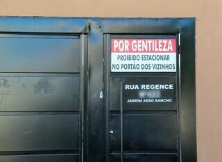 Prefeitura prevê R$ 297 mil para instalar 2,5 mil placas de ruas em Campo Grande