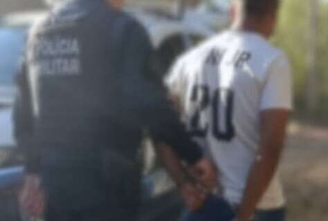 Suspeito de feminicídio é preso em matagal após fugir com filha de 5 anos