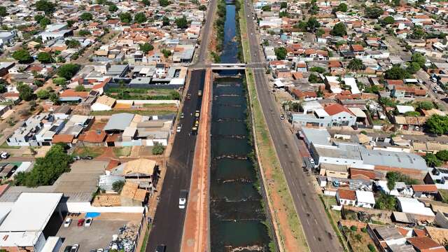 Prefeitura inicia recapeamento em trecho da Avenida Ernesto Geisel