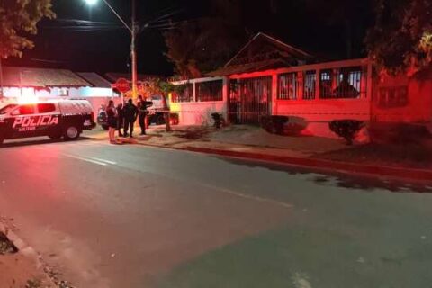 Homem é morto e outro baleado na cabeça por dupla em ataque sequencial
