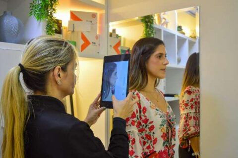 Hollywood celebra 12 anos com Consulta Estética 360° solidária