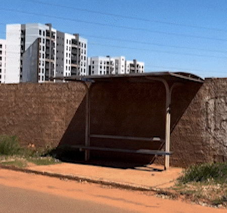 Ponto de ônibus ganha cores em 3 horas e faz a cidade pedir por mais arte