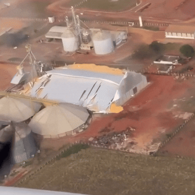 Armazém desaba e espalha toneladas de grãos em cooperativa de São Gabriel