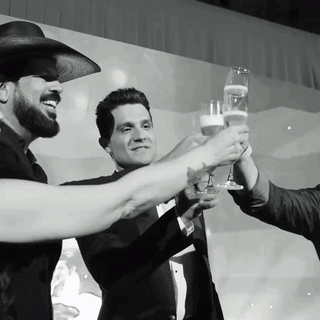 Luan Santana celebra 19 anos de carreira com festa em São Paulo