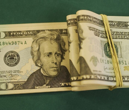 Dólar fecha semana em queda de 1,44% e termina cotado a R$ 5,14