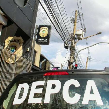 Mãe acusa monitora de dar tapa em criança autista dentro de escola municipal