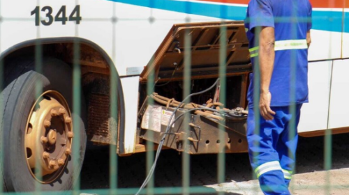 Ônibus velho reprovado em inspeção será retirado das ruas durante intervenção