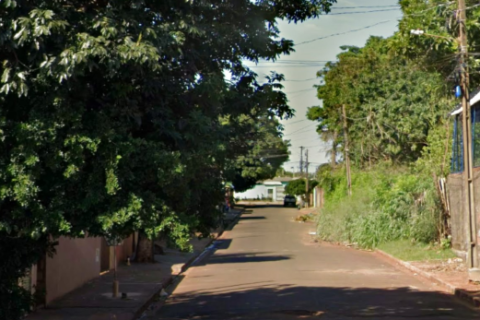 Homem tem músculos e tendões dilacerados ao ser mordido por pitbull