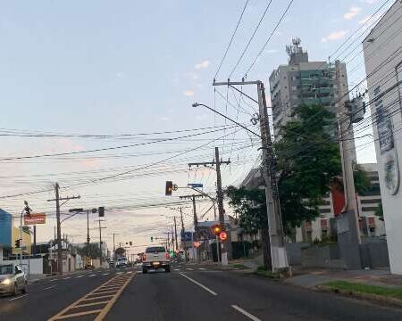 Após ventania de 83 km/h, semáforos amanhecem inoperantes na Capital