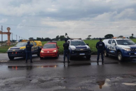 Meia tonelada de drogas avaliada em R$ 1,1 milhão é encontrada em carro