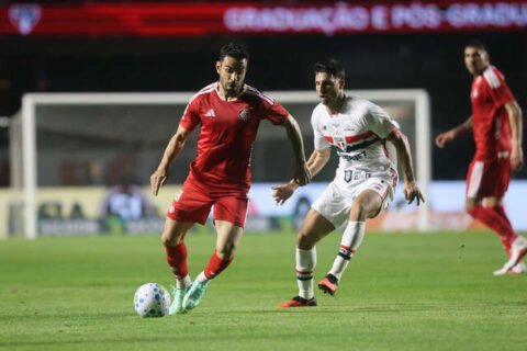 Calleri decide de pênalti e São Paulo vence Inter em noite de protesto
