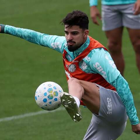 Brasileirão tem seis jogos, com Flamengo e Palmeiras na disputa pela liderança