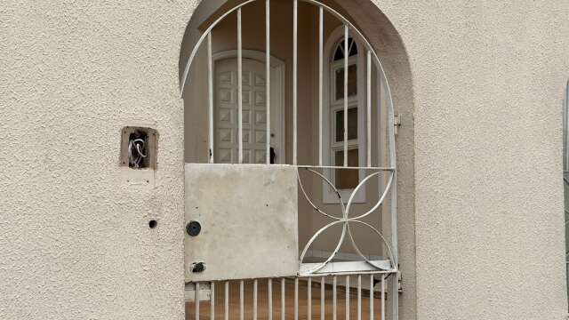 Dona casa de prostituição é solta, mas não pode se aproximar de adolescentes