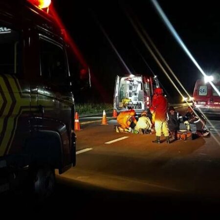 Mulher é atropelada e morre enquanto caminhava pela BR-158