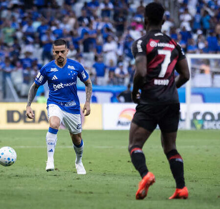 Cruzeiro bate Athletico-PR por 3 a 1 e segue na briga pelo G4